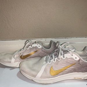 Nike women’s downshifter